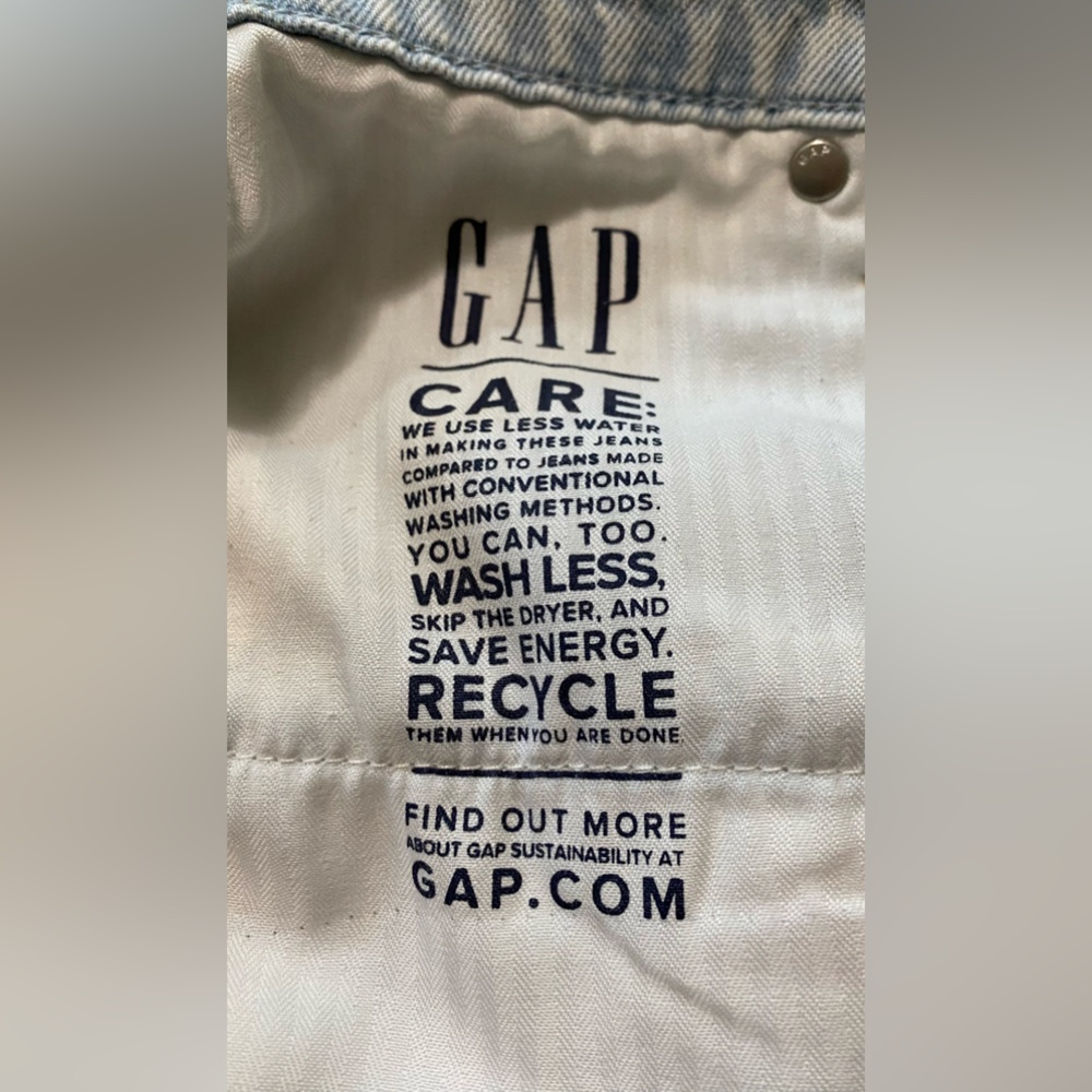 Gap NWOT women’s light blue jean shorts 27 x 4 P - Picture 4 of 6